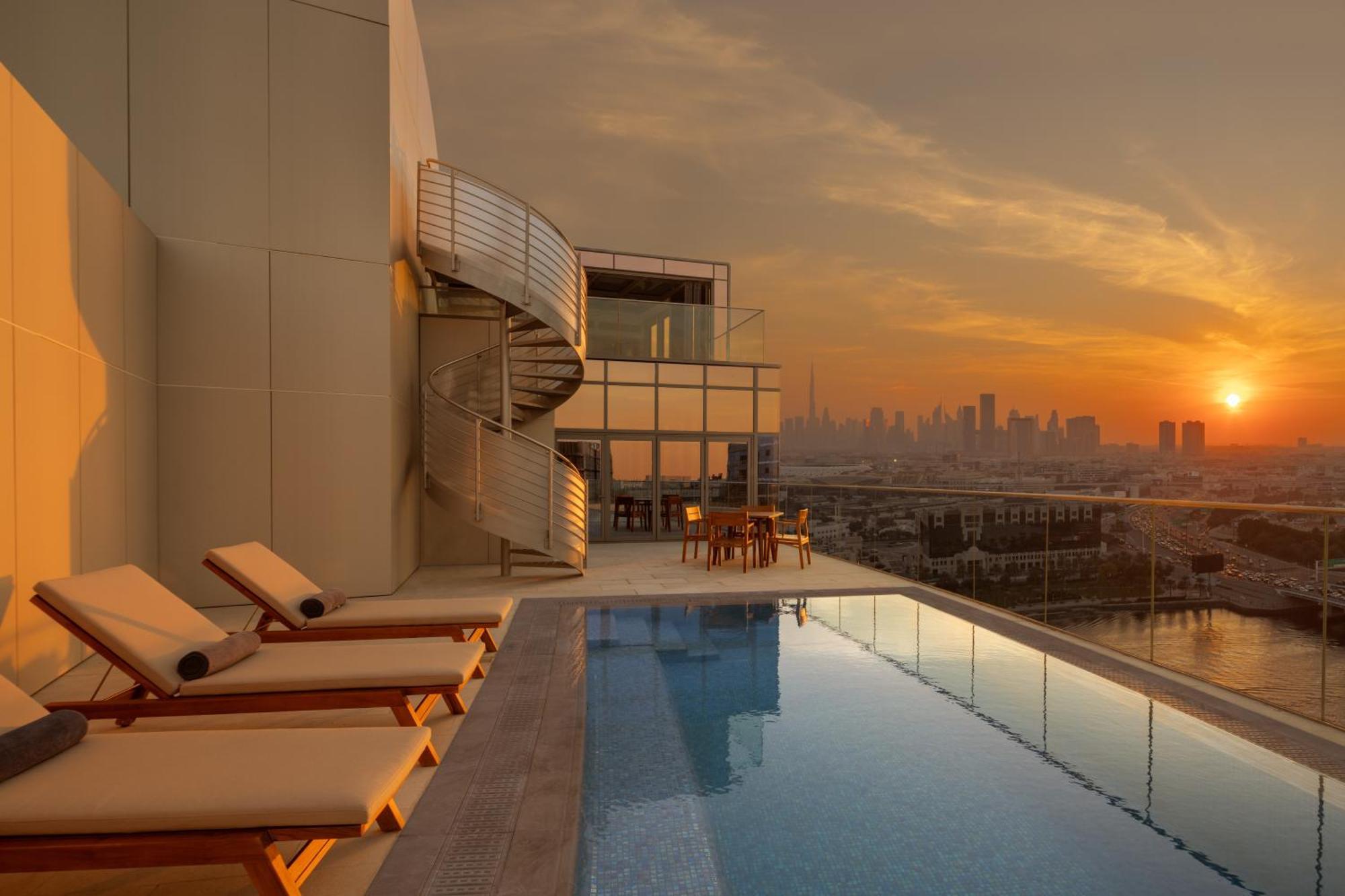 Hilton Dubai Creek Hotel & Residences Bagian luar foto