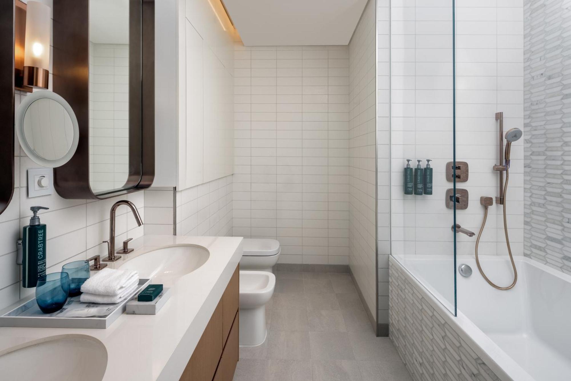 Hilton Dubai Creek Hotel & Residences Bagian luar foto