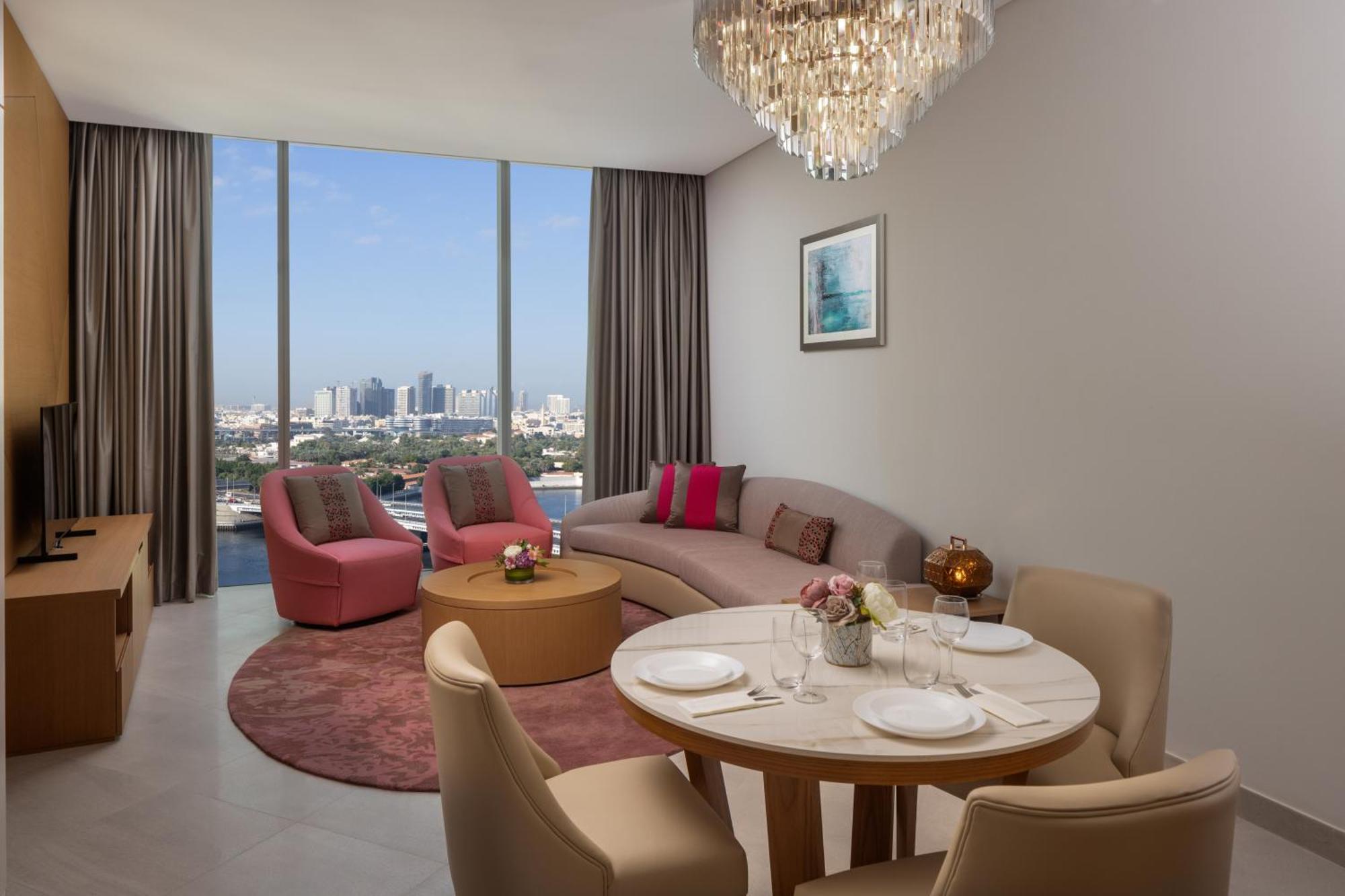 Hilton Dubai Creek Hotel & Residences Bagian luar foto