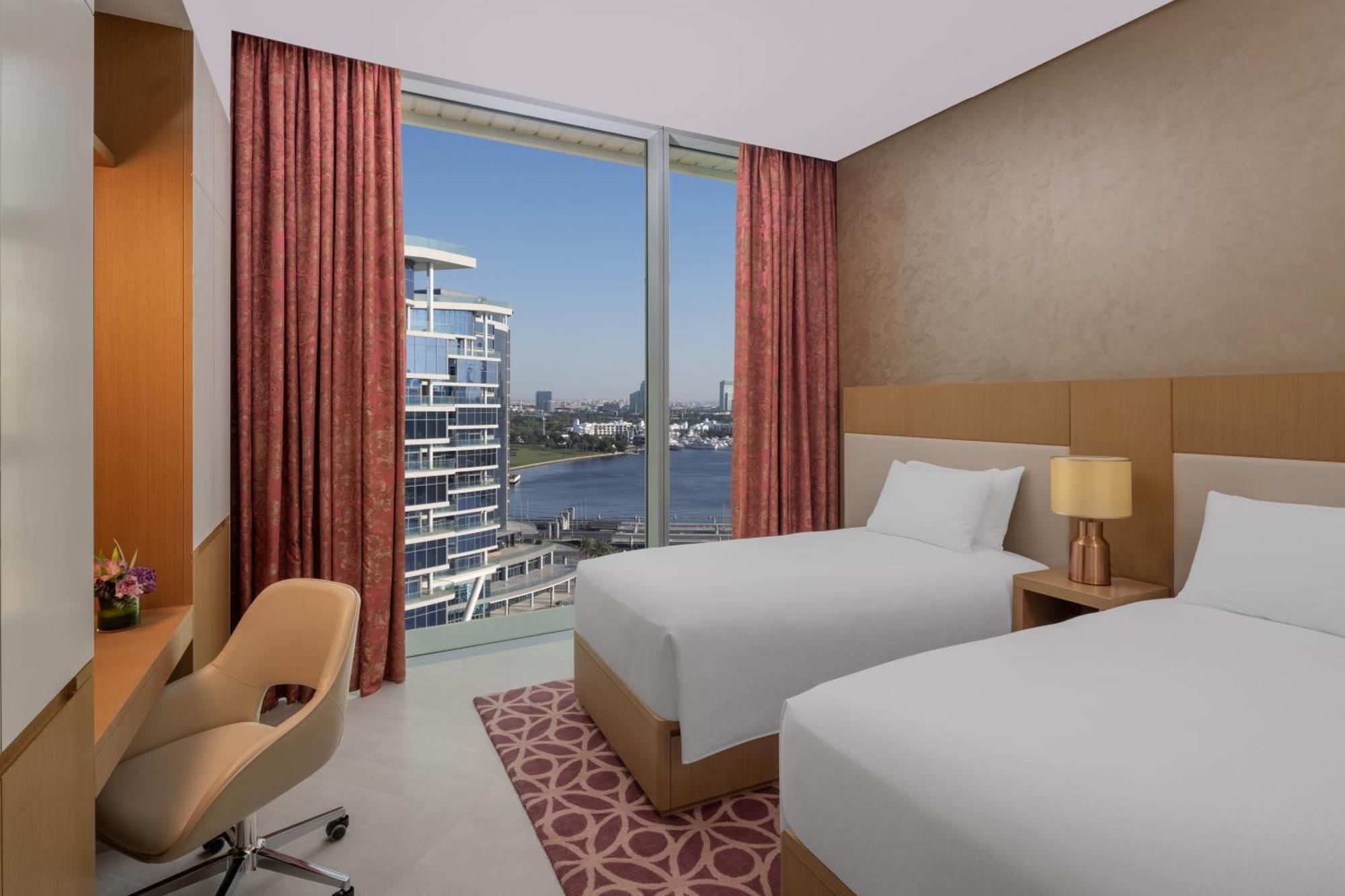 Hilton Dubai Creek Hotel & Residences Bagian luar foto